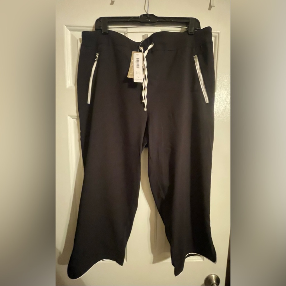 Chico’s TruTemp Trimmed Capri Pants - Women’s XL or Size 16 (Chico’s size 3) - Picture 6 of 10